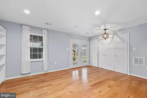 8646 Cartwright Ct, Manassas Park, VA 20111 photo 28