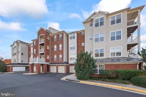 9710 Handerson Pl UNIT 204, Manassas Park, VA 20111