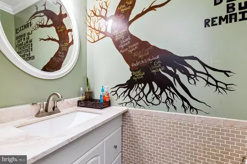 Bath - 8656 Sumter Ct, Manassas Park, VA 20111 photo 1 of 4