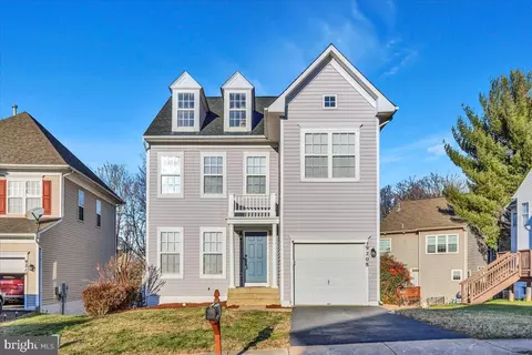 9208 Greenshire Dr, Manassas Park, VA 20111