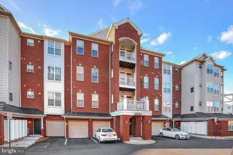 9724 Holmes Pl UNIT 303, Manassas Park, VA 20111