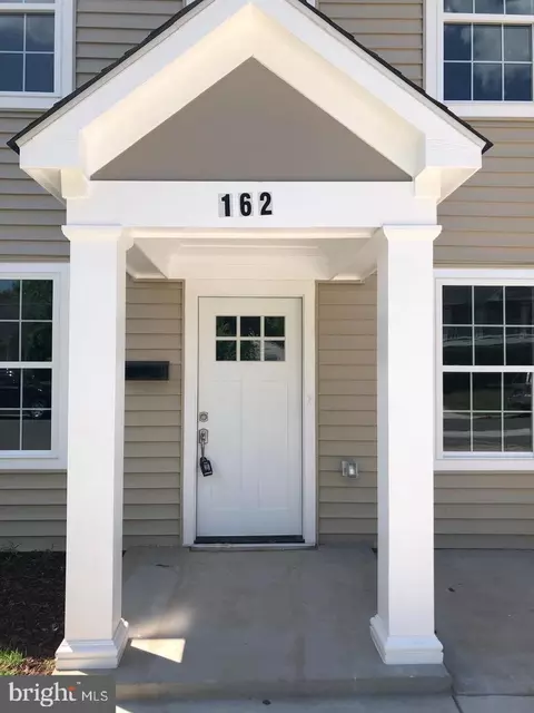 Exterior - 162 Martin Dr, Manassas Park, VA 20111 photo 2 of 5