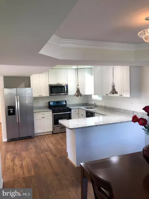 Kitchen - 162 Martin Dr, Manassas Park, VA 20111 photo 4 of 9