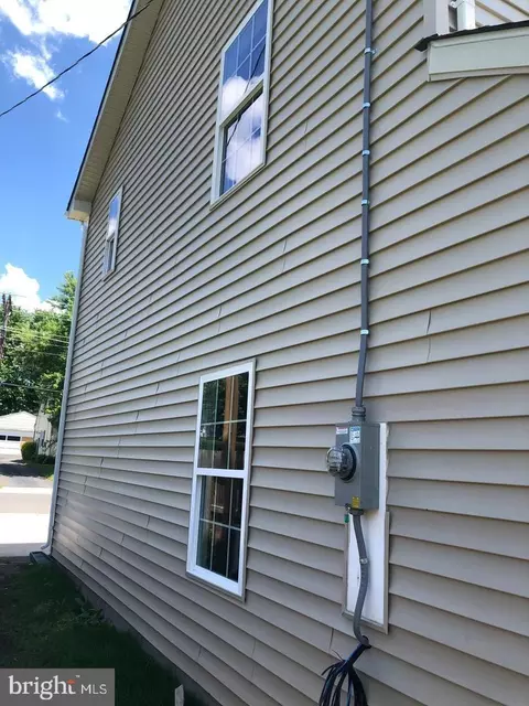 Exterior - 162 Martin Dr, Manassas Park, VA 20111 photo 3 of 5