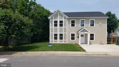 162 Martin Dr, Manassas Park, VA 20111