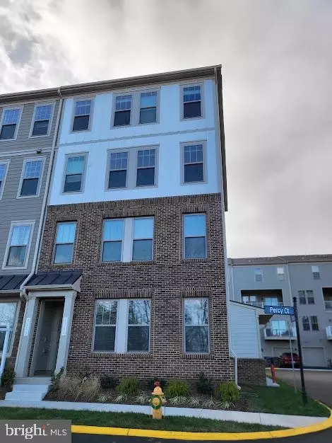 608 Percy Pl #B, Manassas Park, VA 20111
