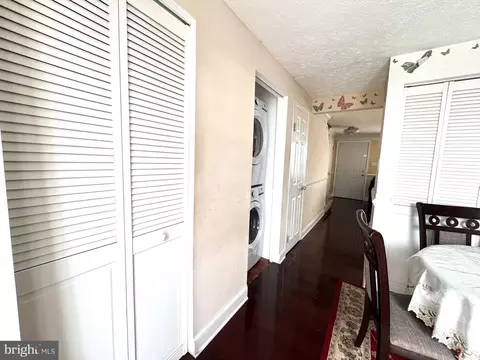 Entry Way - 9040 Saint Steven Ct, Manassas Park, VA 20111 photo 1 of 4