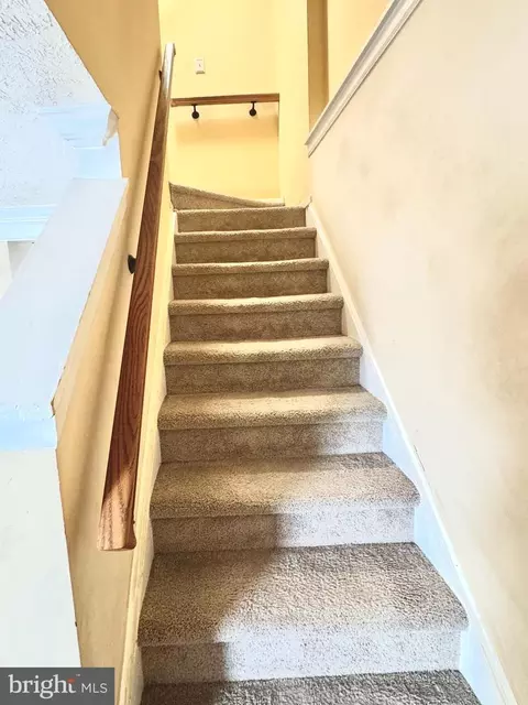 Entry Way - 9040 Saint Steven Ct, Manassas Park, VA 20111 photo 2 of 4