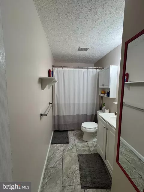 Bath - 9040 Saint Steven Ct, Manassas Park, VA 20111 photo 1 of 2