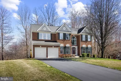9306 Eagle Ct, Manassas Park, VA 20111 photo 2