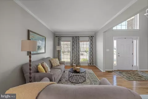 9306 Eagle Ct, Manassas Park, VA 20111 photo 8