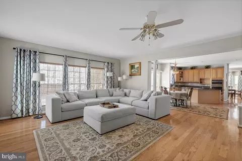 9306 Eagle Ct, Manassas Park, VA 20111 photo 18