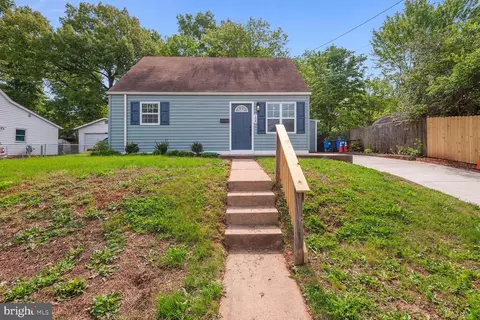 108 Kent Dr, Manassas Park, VA 20111