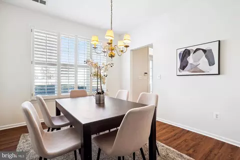 9407 Primrose Ln, Manassas Park, VA 20111 photo 5