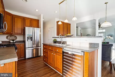 9407 Primrose Ln, Manassas Park, VA 20111 photo 6