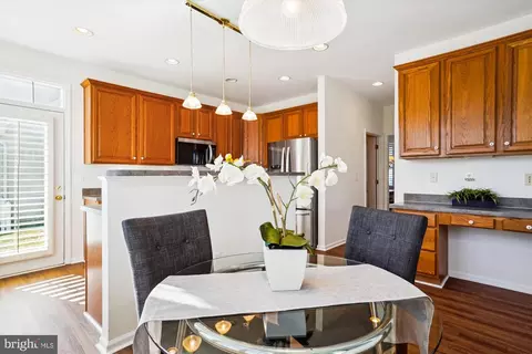 9407 Primrose Ln, Manassas Park, VA 20111 photo 11