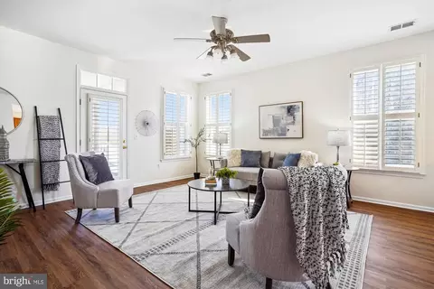 9407 Primrose Ln, Manassas Park, VA 20111 photo 13
