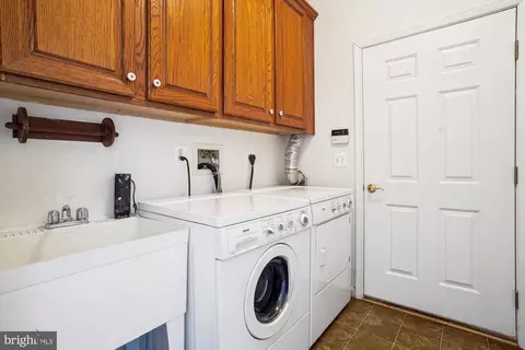 9407 Primrose Ln, Manassas Park, VA 20111 photo 24