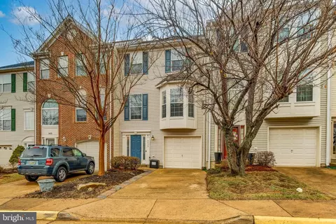 9433 Lanae Ln, Manassas Park, VA 20111