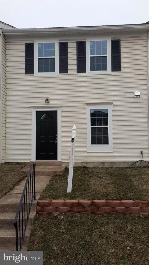 8634 Sumter Ct, Manassas Park, VA 20111 photo 2
