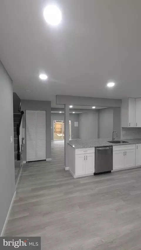 8634 Sumter Ct, Manassas Park, VA 20111 photo 5