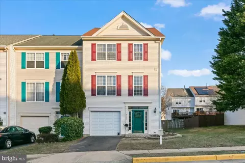 9417 Black Hawk Ct, Manassas Park, VA 20111
