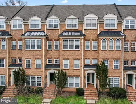 9808 Pickens Pl, Manassas Park, VA 20111