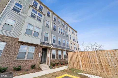 614 Percy Pl # A, Manassas Park, VA 20111