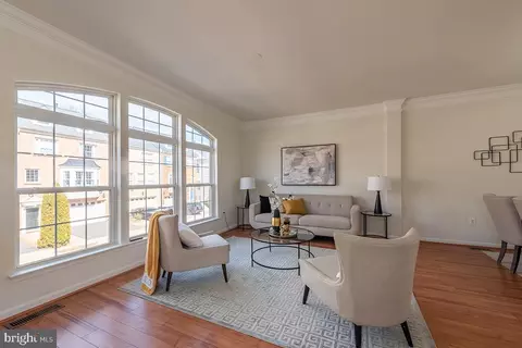 9783 Corbett Pl, Manassas Park, VA 20111 photo 2