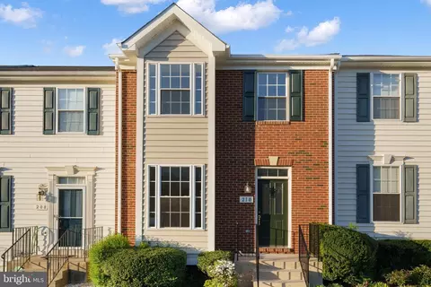210 Kirby St, Manassas Park, VA 20111