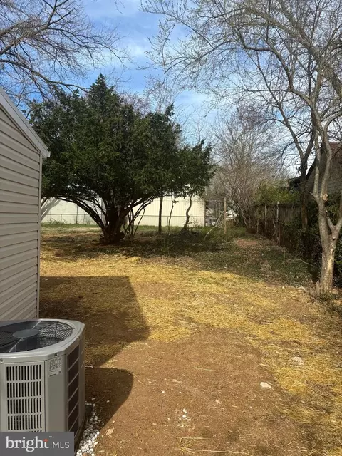 Exterior - 118 Cabbel Dr, Manassas Park, VA 20111 photo 9 of 10