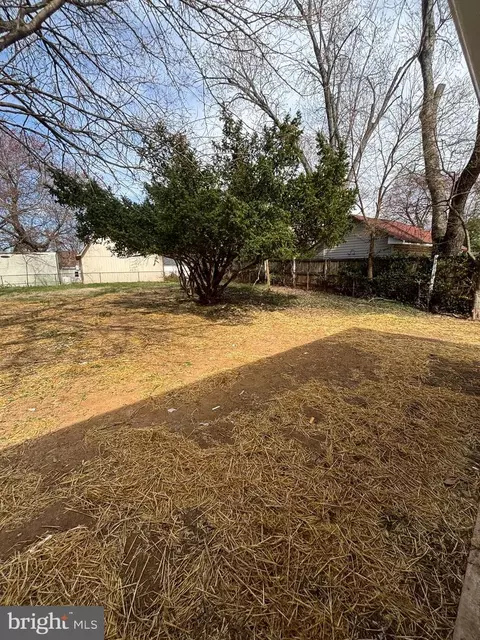 Exterior - 118 Cabbel Dr, Manassas Park, VA 20111 photo 2 of 10