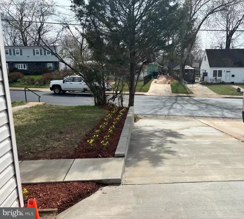 Exterior - 118 Cabbel Dr, Manassas Park, VA 20111 photo 4 of 10