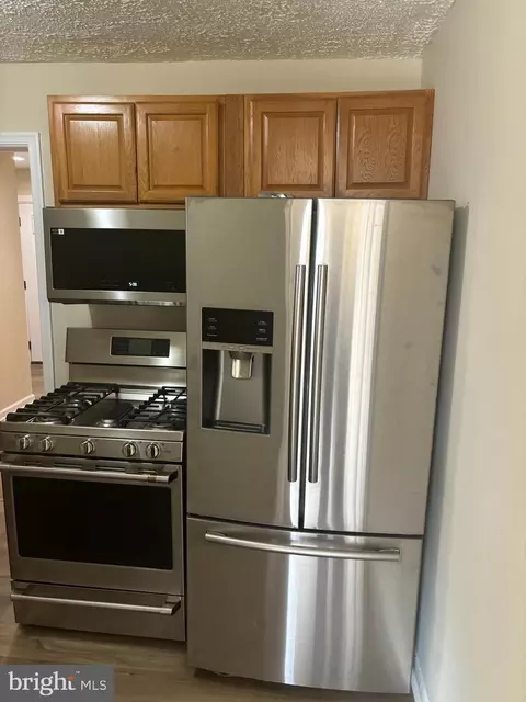 Kitchen - 118 Cabbel Dr, Manassas Park, VA 20111 photo 2 of 2