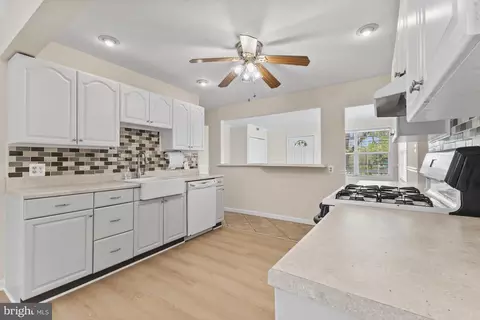Kitchen - 238 Cabbel Dr, Manassas Park, VA 20111 photo 2 of 2