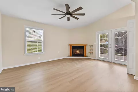 Living - 238 Cabbel Dr, Manassas Park, VA 20111 photo 5 of 8
