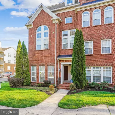 9579 Wheats Way, Manassas Park, VA 20111