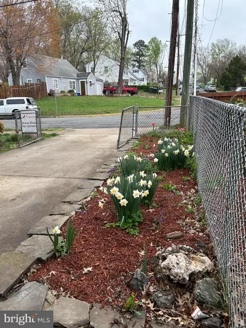 Exterior - 159 Kent Dr, Manassas Park, VA 20111 photo 2 of 7