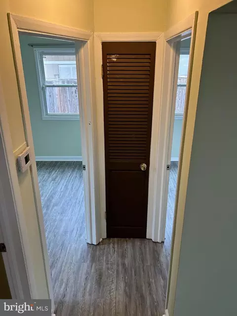 Entry Way - 159 Kent Dr, Manassas Park, VA 20111 photo 4 of 9