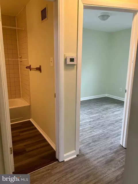 Entry Way - 159 Kent Dr, Manassas Park, VA 20111 photo 8 of 9