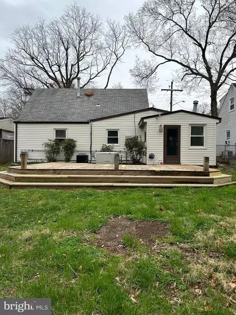 Exterior - 159 Kent Dr, Manassas Park, VA 20111 photo 1 of 7