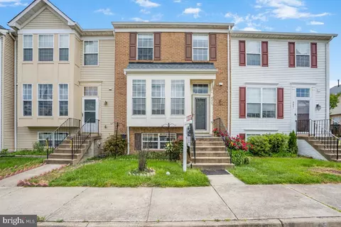 9403 Robin Lee Ct, Manassas Park, VA 20111