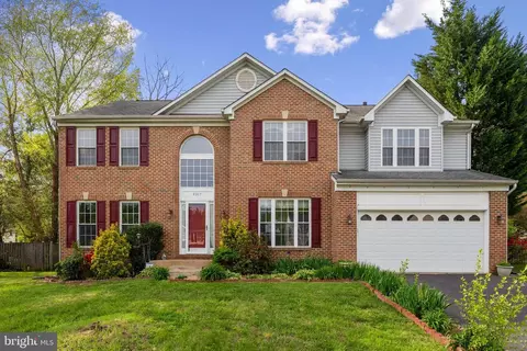 9307 S Whitt Dr, Manassas Park, VA 20111