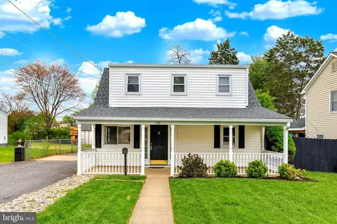 120 Polk Dr, Manassas Park, VA 20111