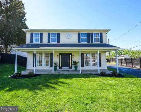 115 Yost St, Manassas Park, VA 20111