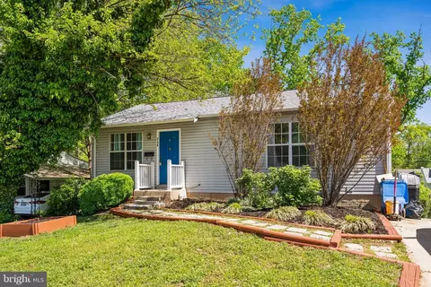 246 Manassas Dr, Manassas Park, VA 20111
