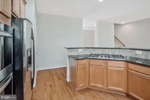 9786 Corbett Pl, Manassas Park, VA 20111 photo 12