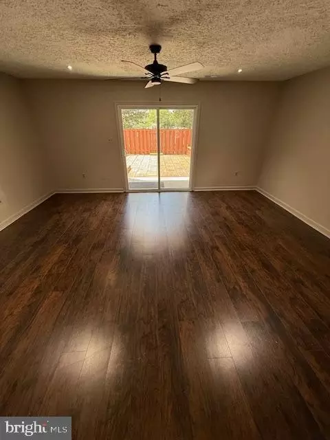 8317 Sunnyside Ct, Manassas Park, VA 20111 photo 11