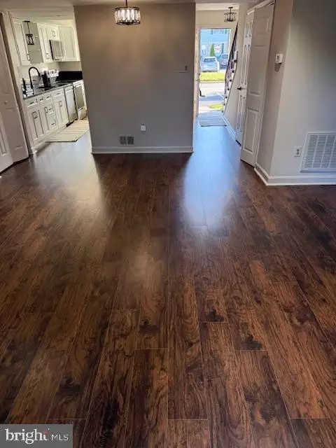 8317 Sunnyside Ct, Manassas Park, VA 20111 photo 10