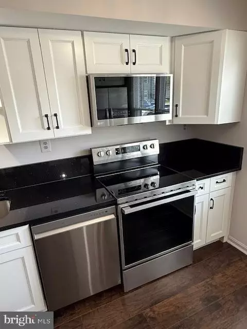 8317 Sunnyside Ct, Manassas Park, VA 20111 photo 4